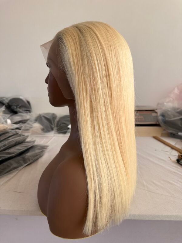 left side of blonde bob wig